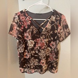 Floral short sleeve top